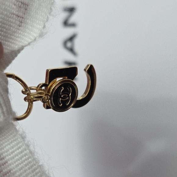 CHANEL No. 5 Charm Auth. - Picture 3 of 3